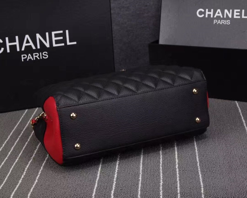 Ch**el shopping bags